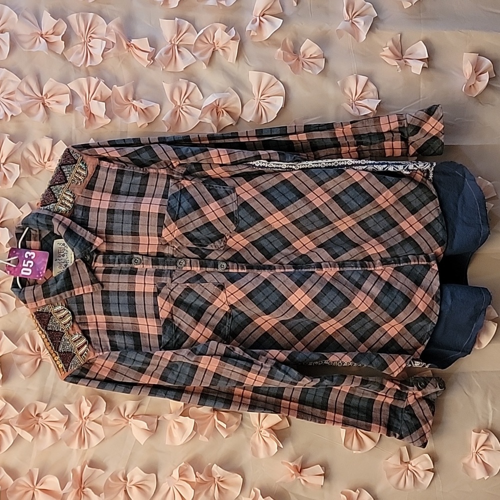 GIRL KRAZY KAT Plaid Raw Edge Beaded Shirt